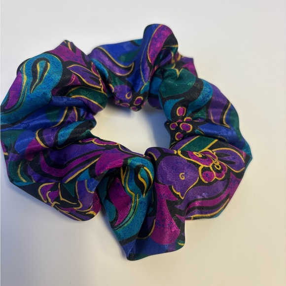 Colorful Satin Scrunchie Set - Picture 6 of 8